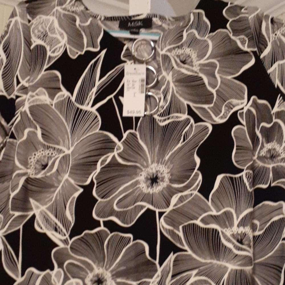 Dress - Picture 2 of 2